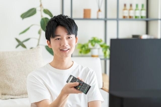 「若者の気持ちわかってるなぁ」と思うテレビ局1位は？　※画像はイメージです（pain au chocolat/stock.adobe.com）