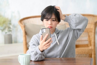 8割前後が「大手キャリア3社は高いと感じる」と回答　※画像はイメージです（kapinon/stock.adobe.com）