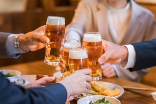 忘年会に「払ってもいい」と思う金額は？　※画像はイメージです（buritora/stock.adobe.com）