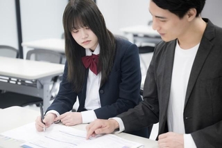 適正だと思う大学受験期の塾・予備校の月謝は？　※画像はイメージです（kapinon/stock.adobe.com）