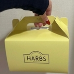 食べるのを楽しみに買ってきたHARBSのケーキ。その中身は…？／千尋さん（@____________chihiro22）提供