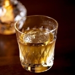 5歳の時に亡くなった父…ドラマ『ブラックペアン』監修医が体験した“心の再生”とウイスキーの記憶