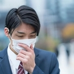 ”熱で休みたい！”と感じる体温は「37.7度」　※画像はイメージです（oka/stock.adobe.com）