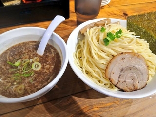 つけ麺はどうして大盛り無料ができるのでしょうか？（りょうすけさん提供）