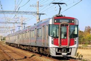 「のりば」「号線」「ホーム」「番線」…鉄道各社のアナウンスの言い回しの違いが話題に