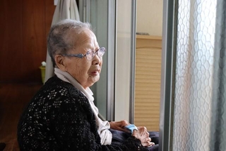 現役世代にとっても親世代の認知症は気がかりです※画像はイメージです （suconeko.comugi/stock.adobe.com）