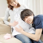 「妊娠中、顔つきがやさしい顔になるとおなかの子は女の子」は本当？　※画像はイメージです（ＭＯＭＯＴＡＲＯＵ/stock.adobe.com）