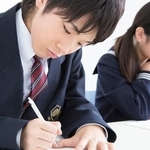 日本の子どもは「計算力は高いが、自信がない」　※画像はイメージです（Paylessimages/stock.adobe.com）