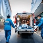 救急隊員の靴の置き方には意味がある…※画像はイメージです（ Shousei/stock.adobe.com）