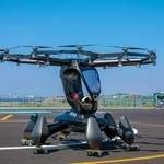 2025年の大阪・関西万博に登場した「空飛ぶ車」（Tsuboya/stock.adobe.com）