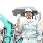 ホワイトカラーからブルーカラーに転職→4人に1人が「年収増加」、100万円以上増加した割合は？