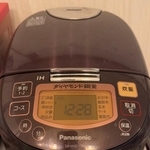 「1月1日から家を空け」帰宅→炊飯器に「白米がいる（12月31日産）」……5日後の中身はいったい？「全米が泣いた」