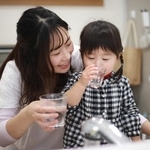 水道水、飲んでいますか？　※画像はイメージです（yamasan/stock.adobe.com）