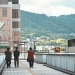 CDジャケット写真に写り込んだ「すき家」の看板を消したい！　奇跡の解決策にデザイナーも「これガチですげ～」