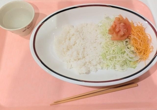 こちらが通常メニュー。なんだか侘しくなる（エルさん提供）