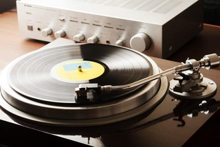 近ごろ活況のレコード市場　※画像はイメージです（sasazawa/stock.adobe.com）