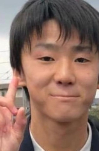 ビフォー：中3卒業式でのあどけなさが残る1枚／スカイピョンさん（@sky_pyon）提供