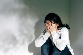 スマホには夫の両親からの着信がいっぱい　※画像はイメージです（ Takahiro/stock.adobe.com）