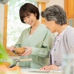 介護と仕事の両立のために※画像はイメージです （One/stock.adobe.com）