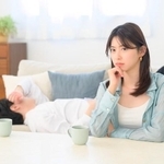 「今の夫との結婚を後悔」したことがある既婚女性は約7割　※画像はイメージです（Yamatatsu/stock.adobe.com）