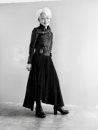 ライダースも着こなす野田さん