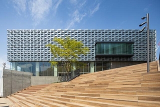 「東京建物 Brillia HALL 箕面」（正式名は箕面市立文化芸能劇場）の外観（東京建物HPより引用）