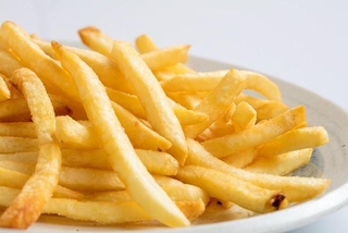 2歳の息子がポテトしか食べず……写真はイメージです（健二 中村/stock.adobe.com）