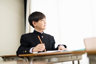 将来の夢を考える※画像はイメージです（One/buritora/stock.adobe.com/）