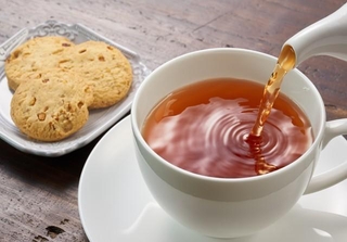 紅茶にミネラルウォーターはNG？※画像はイメージです（manbo-photo/stock.adobe.com）