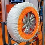 最上級モデルの「スーパー」は、大型SUVにも対応する315/35R24サイズまで用意。