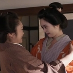 トキ（髙石あかり）の懐妊を知り、喜ぶフミ（池脇千鶴）　（C）NHK