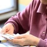 60代以上の約4人に1人が「運転免許証の返納を考えたことがある」　※画像はイメージです（kenstock/stock.adobe.com）