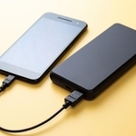 就寝中だったから気づけた……「誰も居ないなら人生終わってた」　モバイルバッテリー発火に「予備として置いていただけなのに」