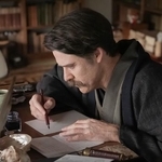 帝大を解雇されたヘブン（トミー・バストウ）は次の働き口を求めて方々をあたるが、どこからも採用をもらえなかった　(C)NHK