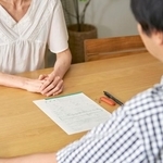 【離婚を相談した1439人調査】別れたい理由　男女いずれも2位は「精神的虐待」、1位は？