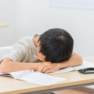 習い事させ過ぎのサインとは　※画像はイメージです（FineGraphics/photoAC）