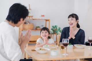 子どもの食事マナーのしつけ、共感することは？　※画像はイメージです（maroke/stock.adobe.com）