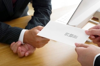 スピード退職経験者の約3人に1人が次の職場も「1週間以内に退職」　※画像はイメージです（琢也 栂/stock.adobe.com）