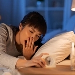 日本人の平均睡眠時間は「6時間41分」で健康ラインを大きく下回る　※画像はイメージです（Syda Productions/stock.adobe.com）