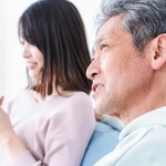 約4割の父親が、思春期の子どもとのスマホやり取りに葛藤　※画像はイメージです（maroke/stock.adobe.com）