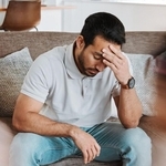 やる気のないパパ※画像はイメージです（Mumtaaz Dharsey/peopleimages.com/stock.adobe.com）