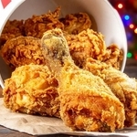 世界中で愛されるチキン※画像はイメージです（糸へん/stock.adobe.com）