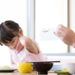 好物は白ご飯と唐揚げ　野菜を拒む2歳娘　「ちゃんと食べさせなければ」「理想的な献立にしなければ」自責の念に苛まれる母親【管理栄養士が解説】