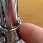 「水道壊れたんだけど」「えっ、えっ」パイプを引き抜いてみると……スルリと出てきた塊