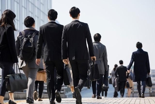 社会人1年目の6人に1人が初任給「30万円以上」　※画像はイメージです（paru/stock.adobe.com）