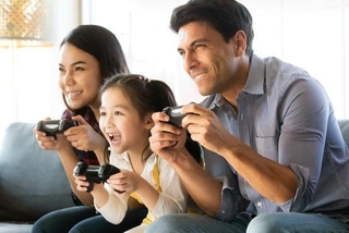 スーファミに熱中してたら…（Sura Nualpradid/stock.adobe.com）※画像はイメージ
