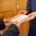 「お節介だと思ったけど」　お隣のおばあちゃんから届いた金柑の甘露煮と手紙　優しい甘さは心も温めた　「えー泣いちゃう」「優しいおばあちゃん」