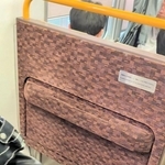 真ん中の溝に手をかけて引き出すと（えいじさん提供）