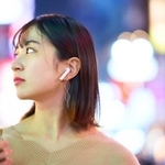 イヤホン・ヘッドホンの使用頻度が高い若年層ほどスマホ難聴の認知率が低い傾向　※画像はイメージです（maru54/stock.adobe.com）