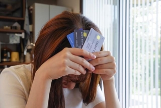 リボ払いで支払いに苦しんだ経験がある人はどのくらいいる？　※画像はイメージです（琢也 栂/stock.adobe.com）